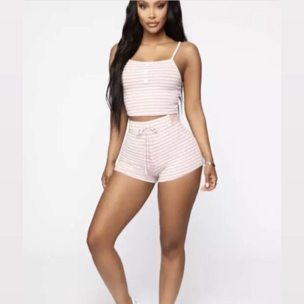 🚨🚨Comfortable 2 piece pajama set🚨🚨